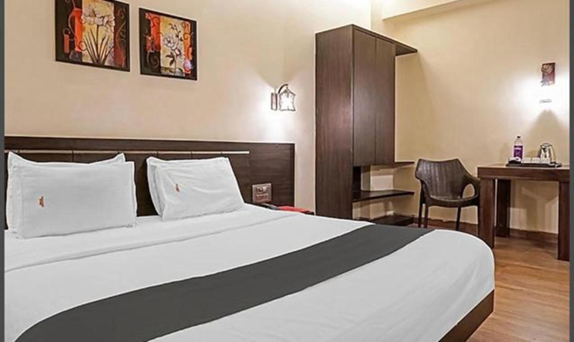 Omkar Executive Hotel Pune Exterior photo